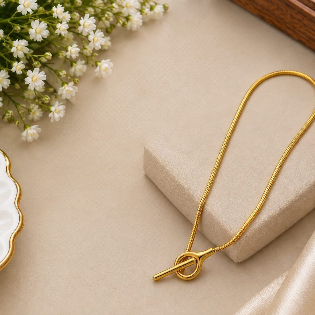 anti tarnish Knot Pendant Necklace