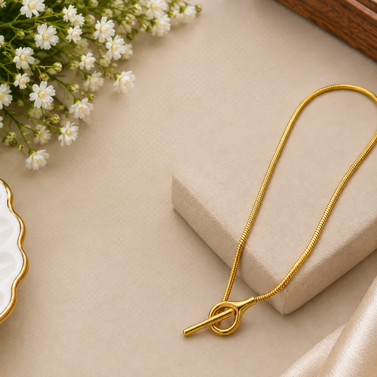 anti tarnish Knot Pendant Necklace